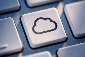 Cloud computing key on computer keyboard.